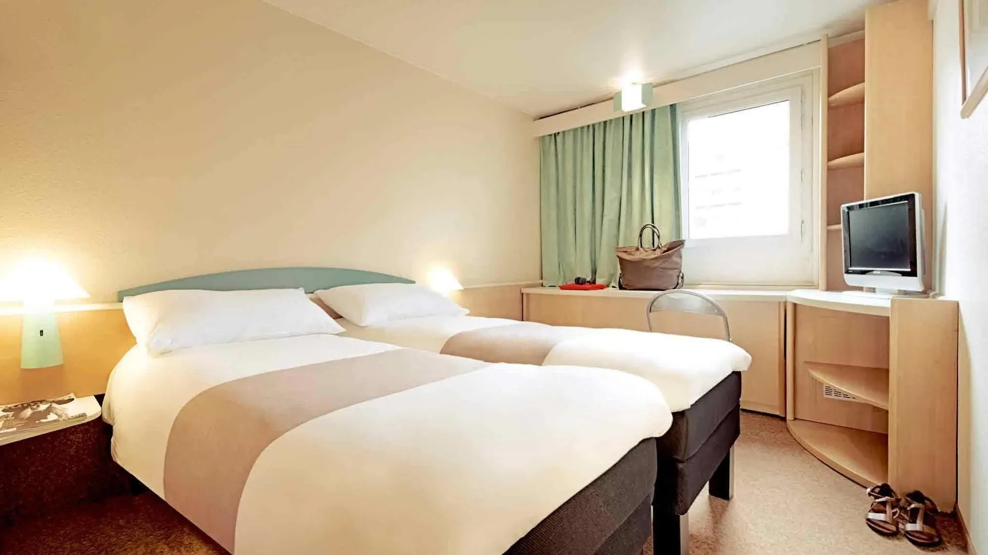 Hotel Ibis Charleroi Airport Brussels South Fleurus